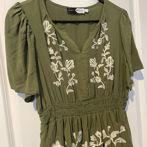 Green Floral Maxi Dress - Picture 4 of 7